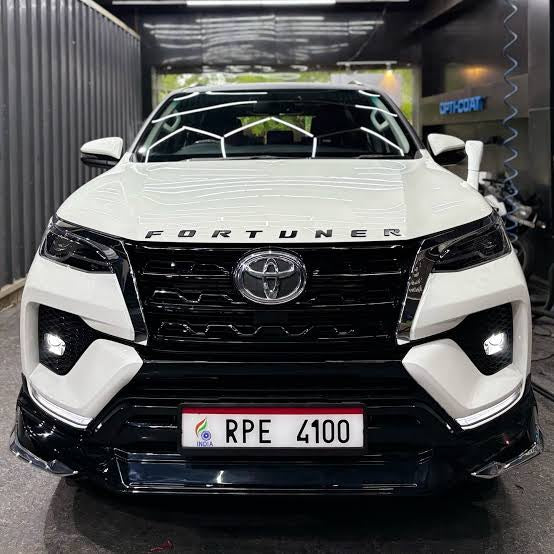 Toyota Fortuner Front + Rear Modellista Body Kit