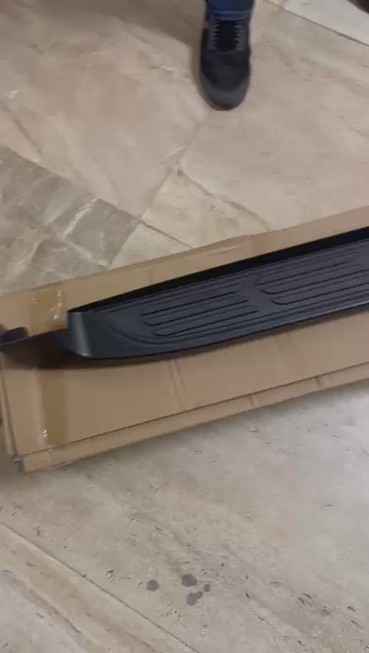 INNOVA HYCROSS AND CRYSTA SIDE FOOT REST